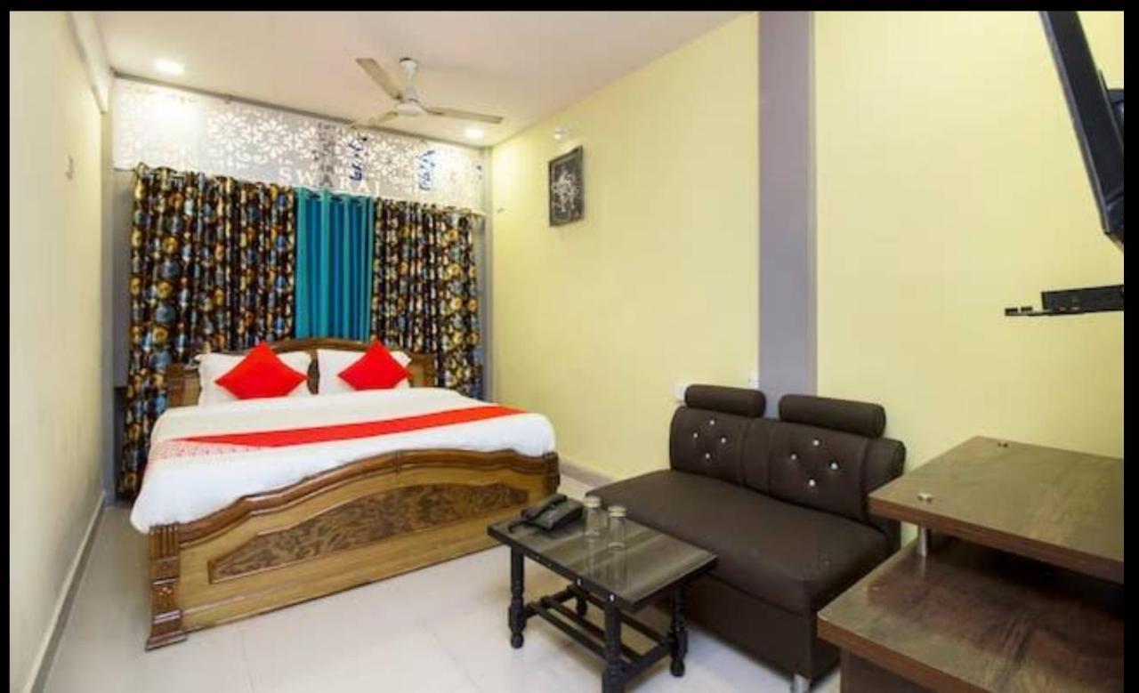 Hotel Swaraj Logde Panvel Bagian luar foto