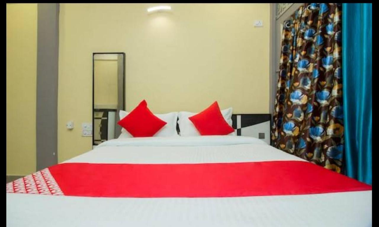 Hotel Swaraj Logde Panvel Bagian luar foto