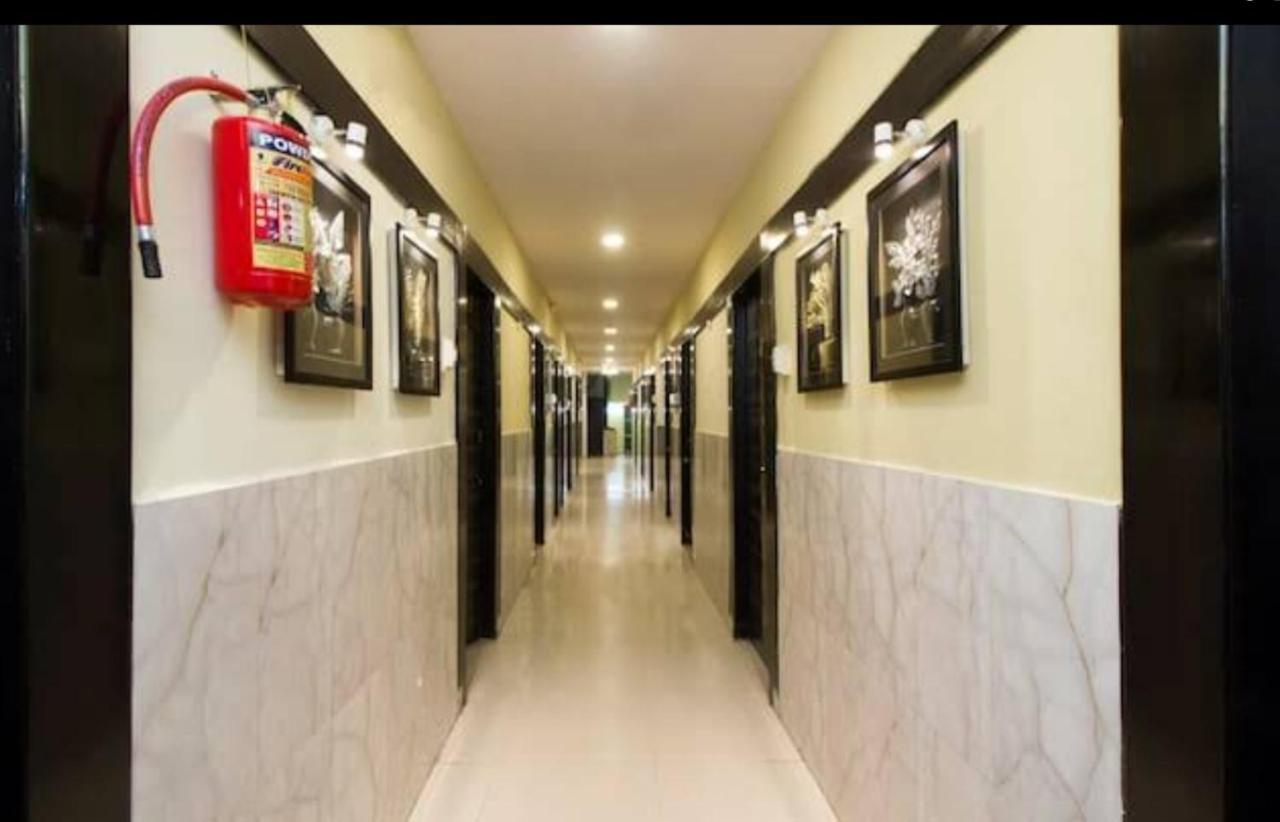 Hotel Swaraj Logde Panvel Bagian luar foto